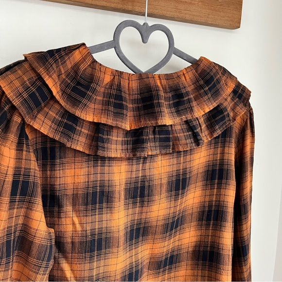 Warehouse Blouse
Size 14
Brown
Check Pattern
Frill Detail - Picture 4 of 7